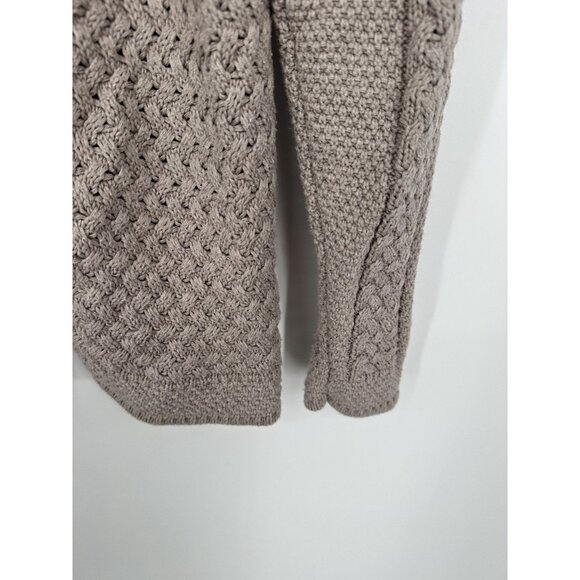 L.L Bean Women's Stitchworks chunky Fisherman sweater Cardigan size Medium - Picture 3 of 6